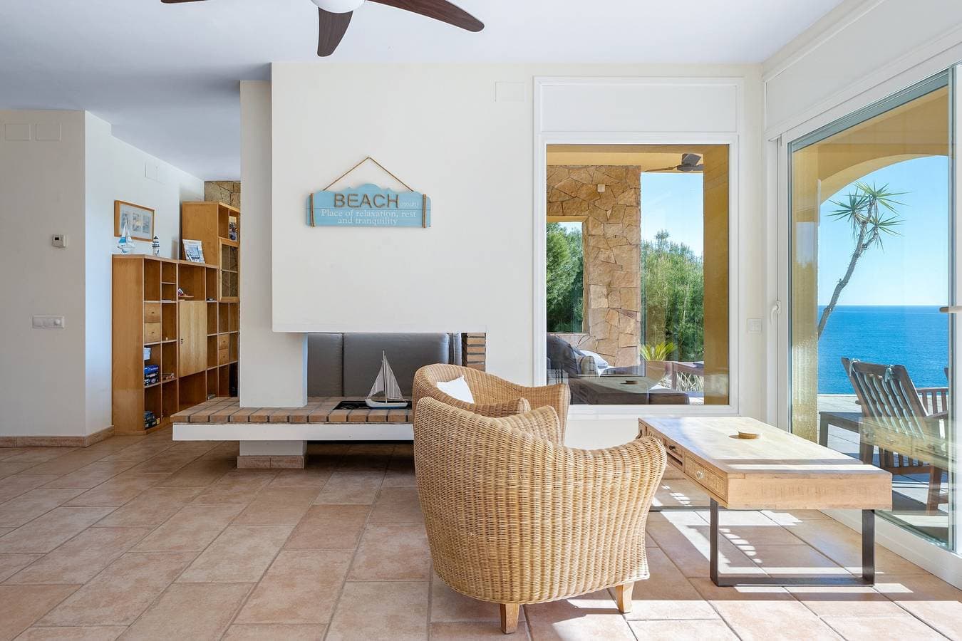 Foto 9 von 44: Villa 'The Beauty of Cala Tamarit' mit Meerblick, Pool, WLAN und Garten