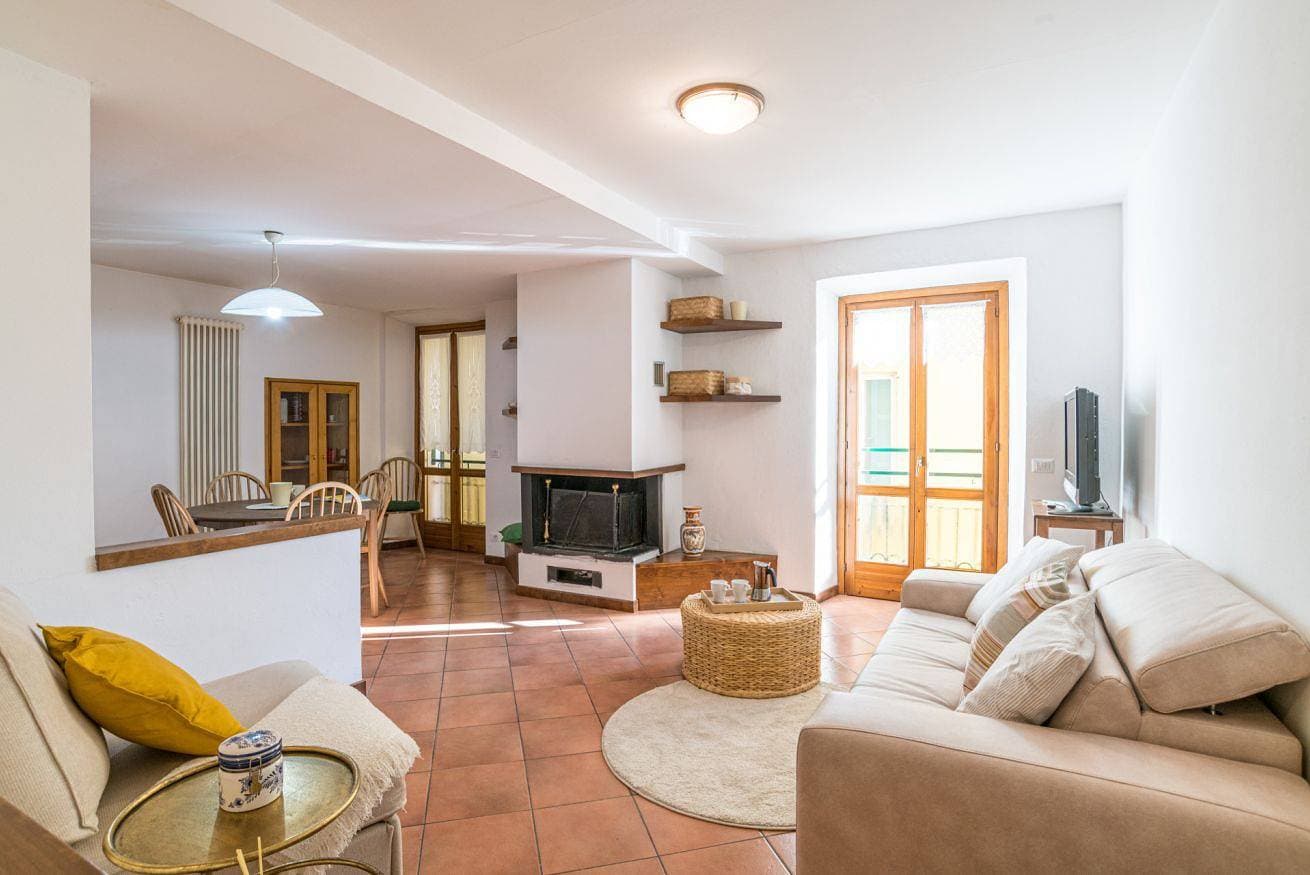 Foto 5 von 25: Ferienwohnung für 5 Personen mit Balkon/Terrasse