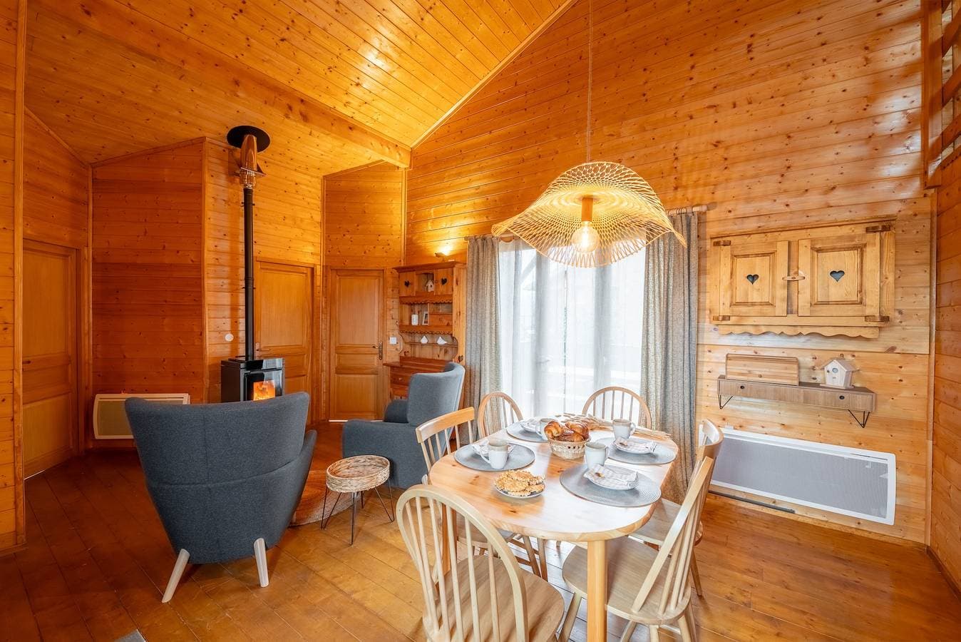 Foto 10 von 17: Chalet für 6 Personen mit Pool