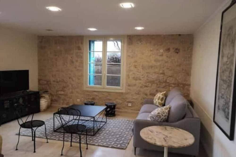 Foto 11 von 18: Large apartment in villa with garden and pool