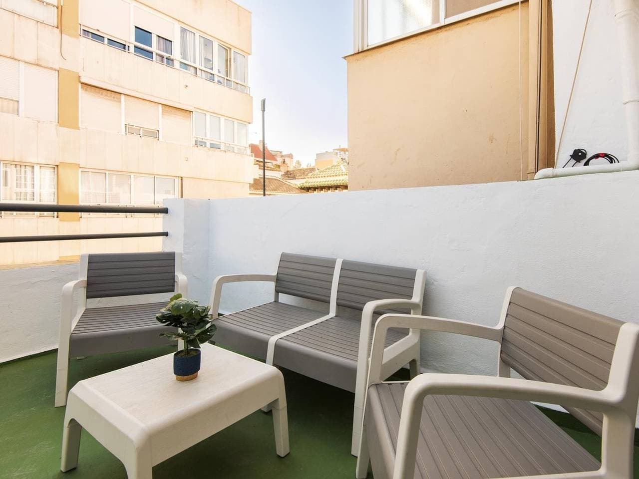 Foto 2 von 34: Ferienwohnung für 4 Personen mit Terrasse
