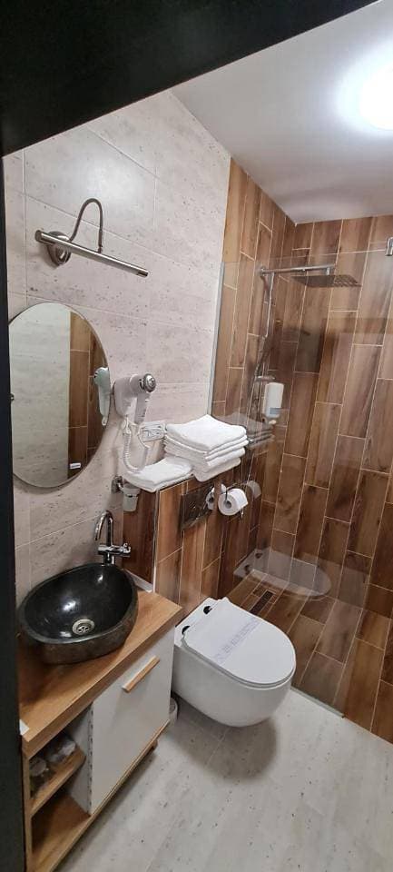 Foto 9 von 18: Standard Double or Twin Room