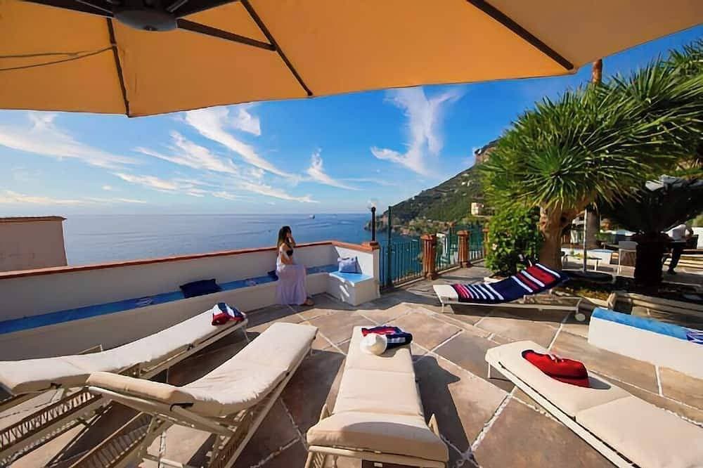 Amalfi Coast Villa w/Sea Views & Sauna & Jacuzzi plus Rooftop and Parking Garage 1