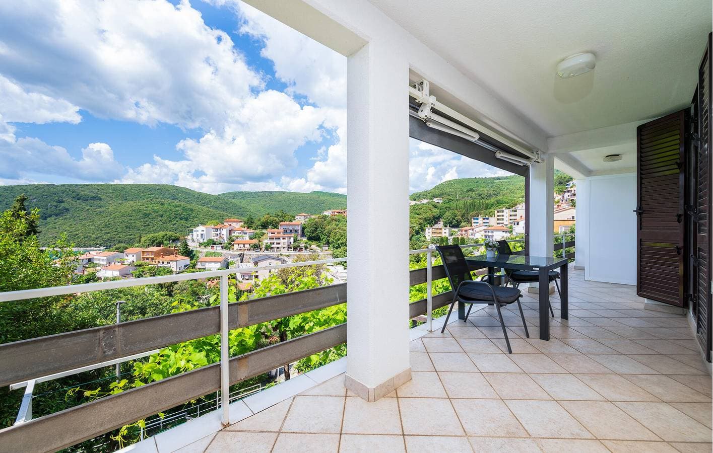 Gemütliches Apartment mit Meerblick, Terrasse, WLAN und Parkplatz – 200 m vom Strand entfernt 1