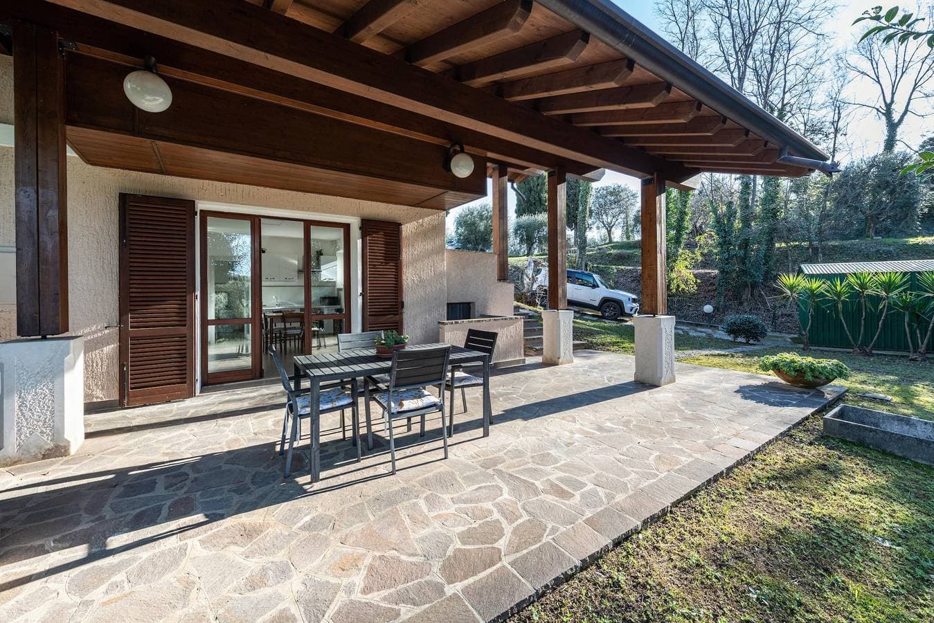 Al Porto terrace close to the lake 1