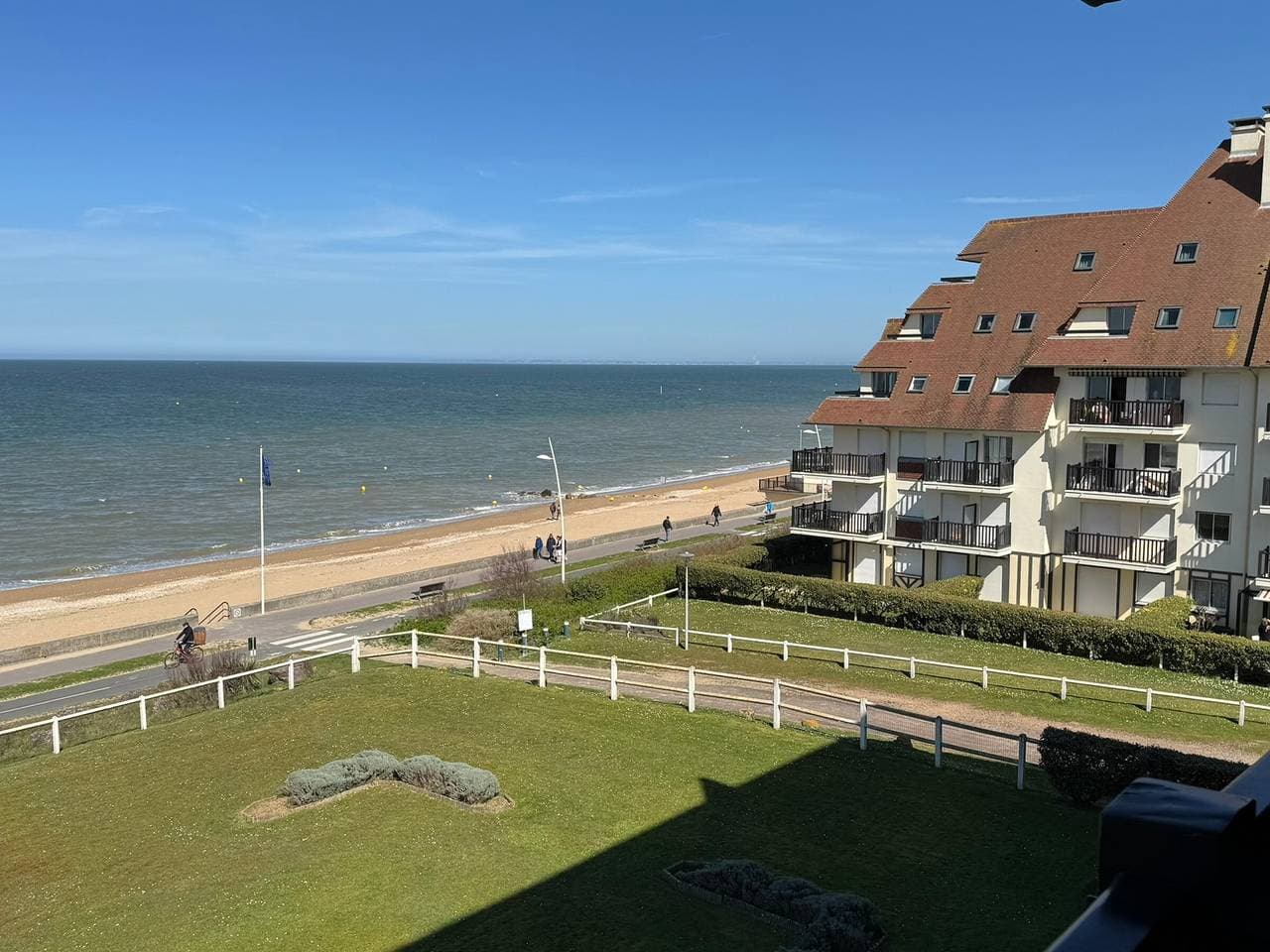 Foto 6 von 12: Studio am Meer mit Balkon und herrlicher Aussicht, direkter Strandzugang