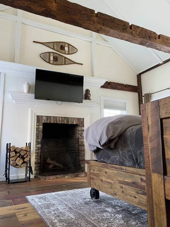 Foto 7 von 26: Luxus King Cottage, 2 Einzelbetten im Loft, Kamin, privater Eingang