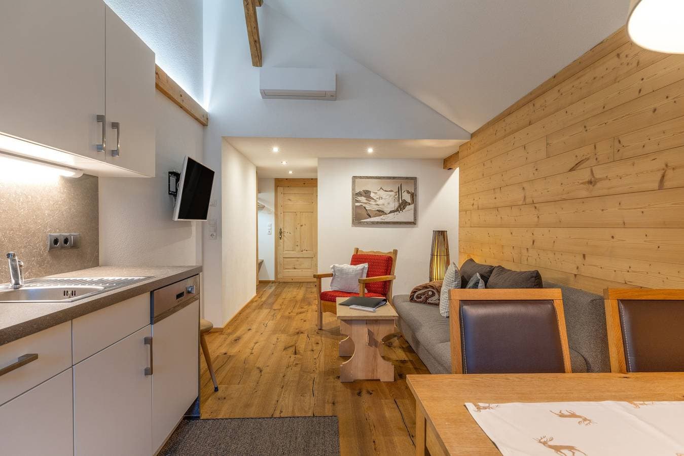 Foto 13 von 40: Ferienwohnung 'Kanisfluh' mit Gemeinschaftsgarten und Wi-Fi