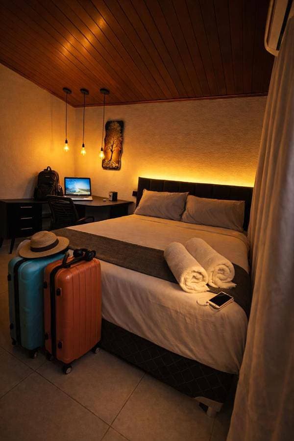 Smart Suíte 104, 105 e 106 - com Piscina, Home Office, Ar-condicionado, WiFi prox shopping 1