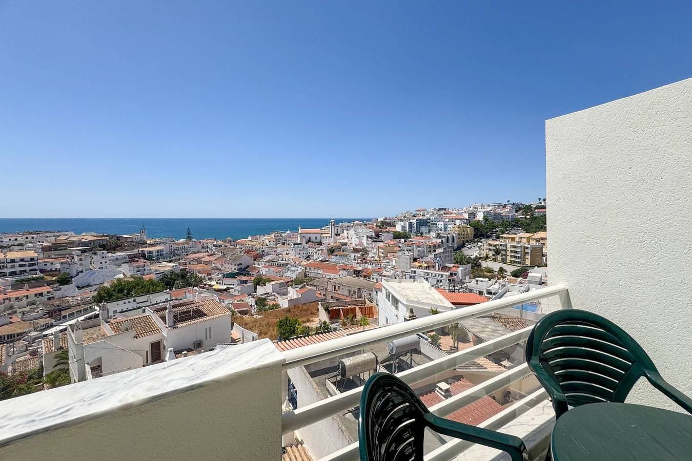 Foto 7 von 32: Ferienwohnung für 4 Personen mit Balkon
