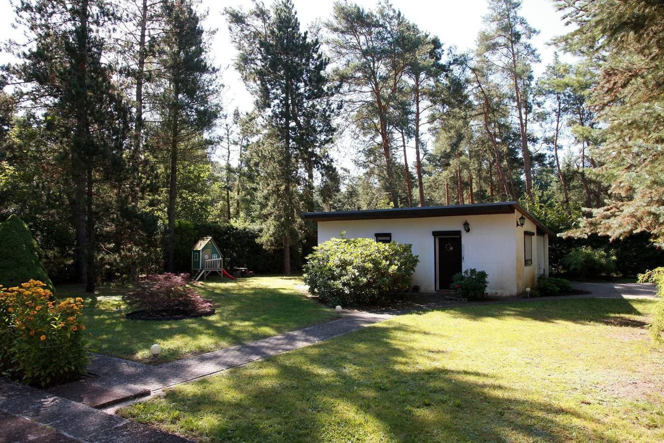 Foto 2 von 36: Ferienhaus 'Haus Waldidyll Am Briesensee' mit privater Terrasse, privatem Garten und Wi-Fi