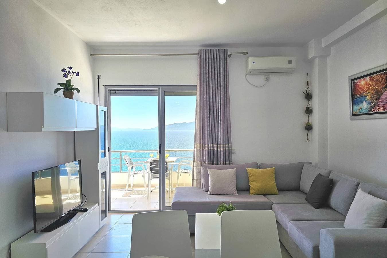 Foto 10 von 24: Panorama View Apartment In Saranda - 271