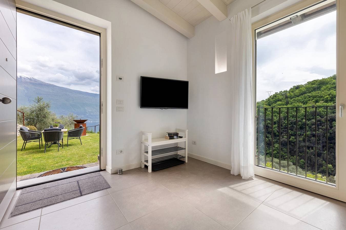 Foto 8 von 23: Ferienwohnung "Ca' Scaì Agrifugium Olivia" mit Seeblick, Gemeinschaftspool und WLAN