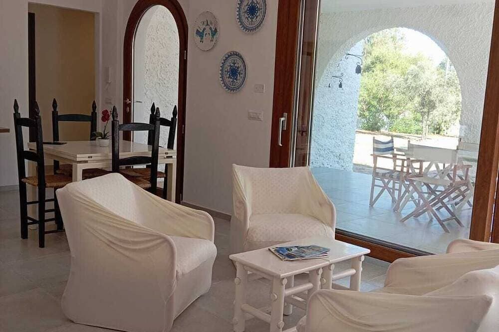 Foto 10 von 30: Detached villa within walking distance of Foxi and Murdegu beach