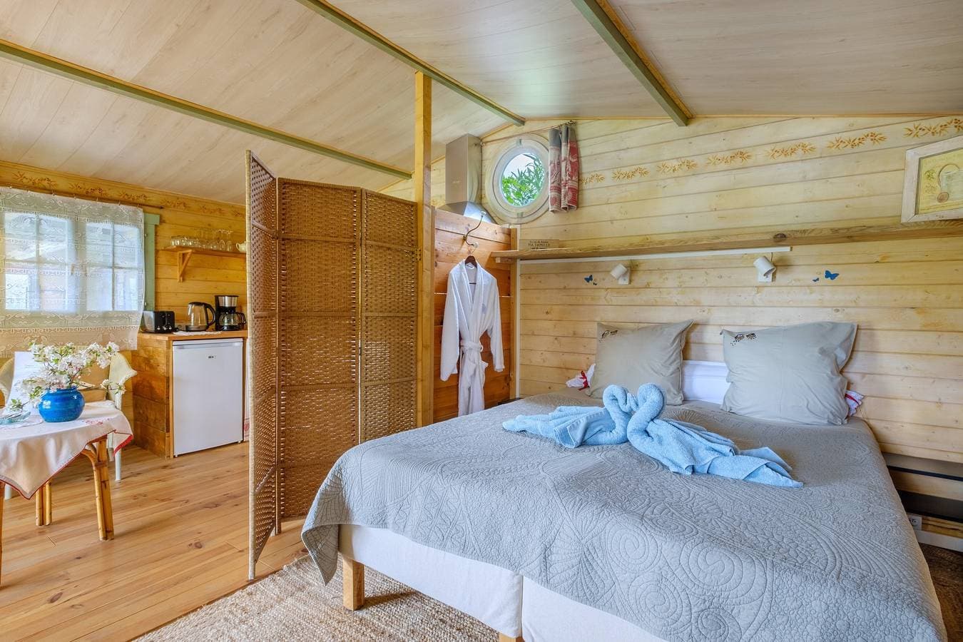 Foto 9 von 25: Chalet 'Les Iris' mit privatem Pool, gemeinsamer Terrasse und Klimaanlage
