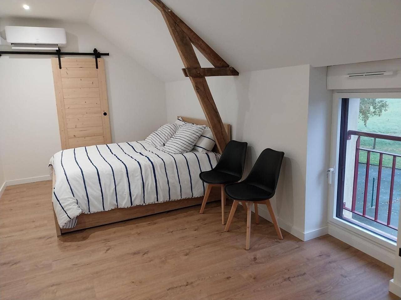 Foto 13 von 16: Double Room with Private Bathroom