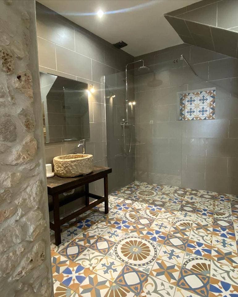 Foto 6 von 6: Double Room with Private Bathroom