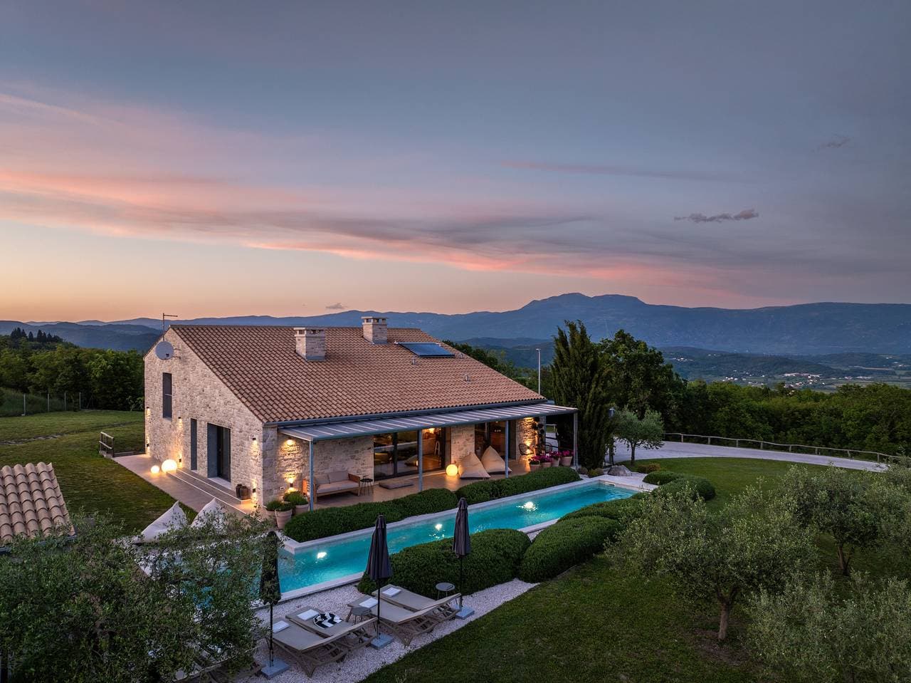 Foto 4 von 15: Villa Poimon