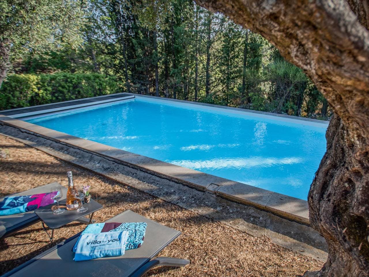 Foto 1 von 44: Herrliches Landhaus mit Pool Klimanlage und Garten