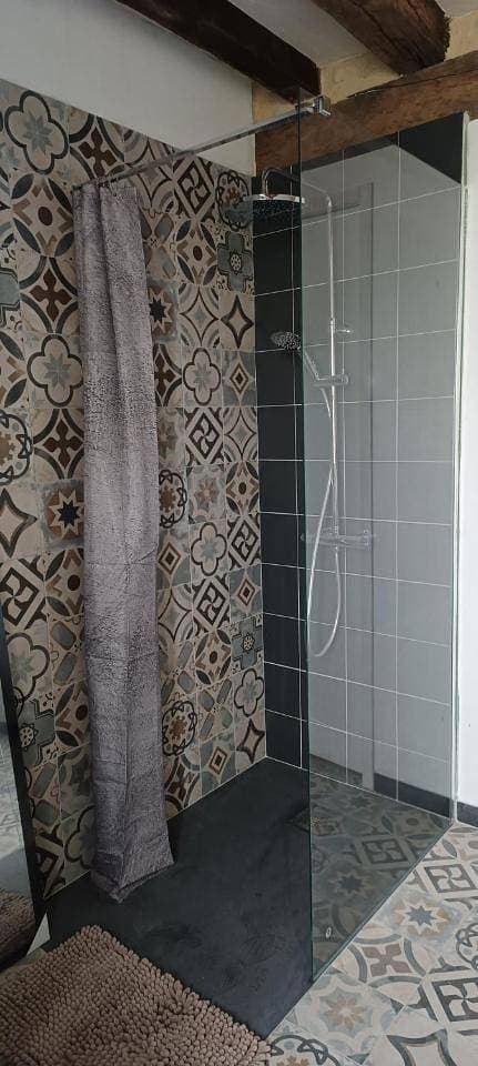 Foto 11 von 15: Double Room with Private Bathroom