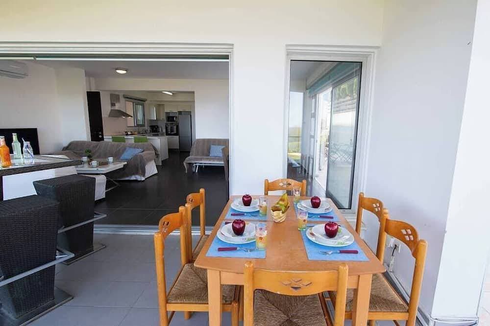 Foto 13 von 30: 3-Zimmer-Wohnung am Sandstrand von Ayia Triada