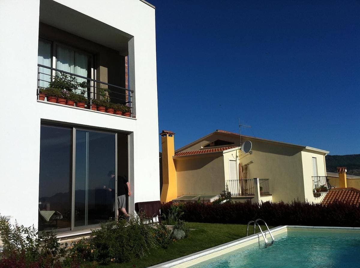 Foto 4 von 51: Five-Bedroom House