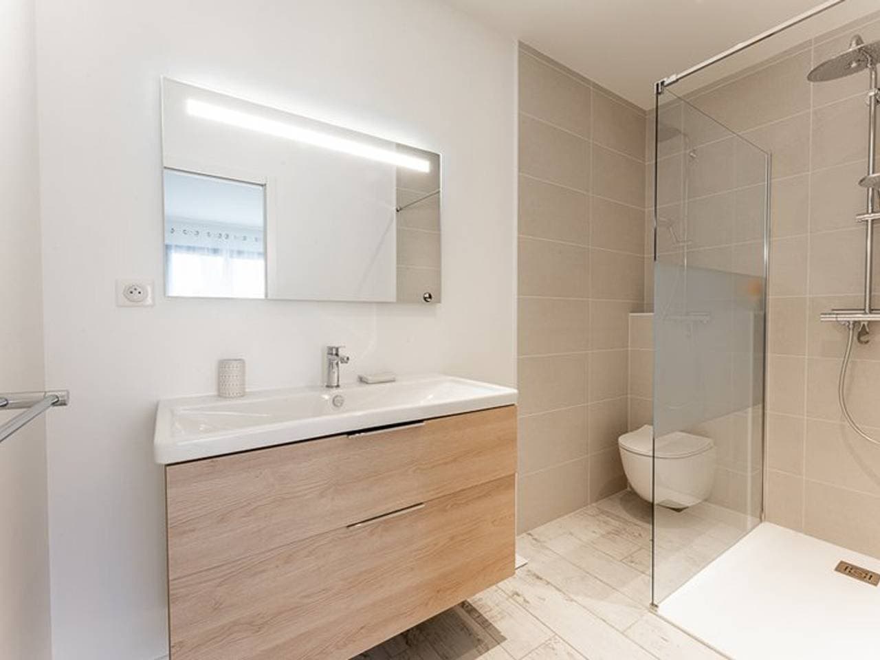 Foto 5 von 34: 125m² Villa mit beheiztem Pool, 3 Schlafzimmer, Terrasse in La Flotte