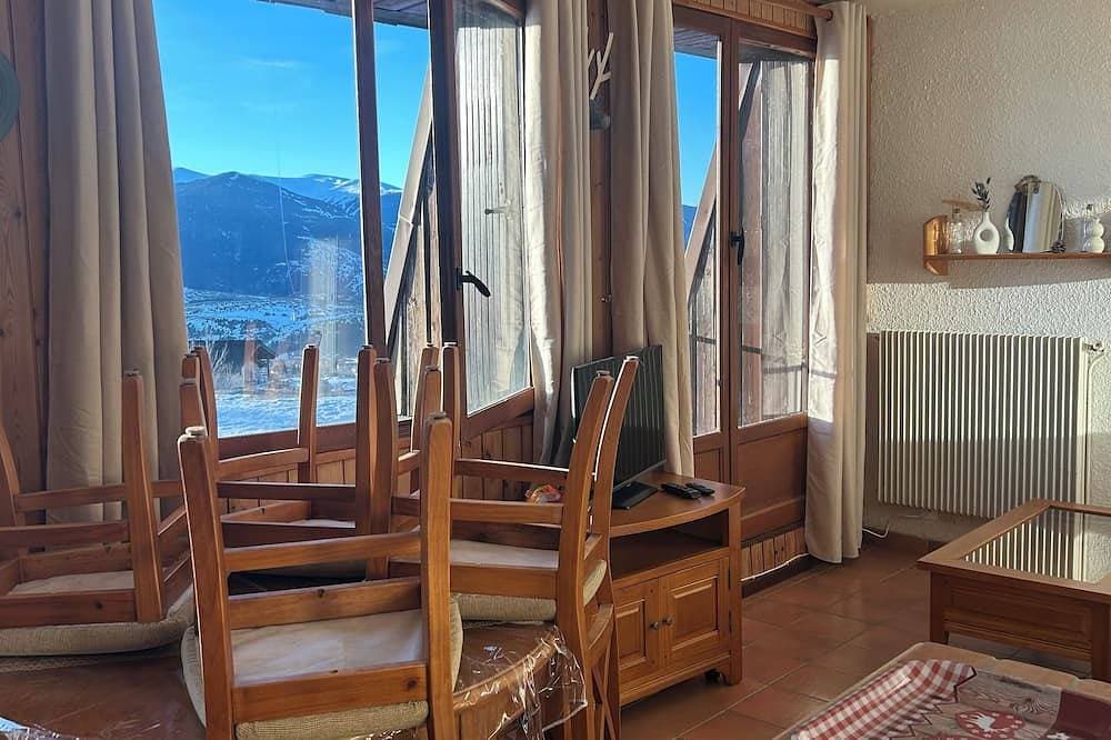 Foto 9 von 21: Cozy Apartment with Mountain View, Balcony & Free Parking