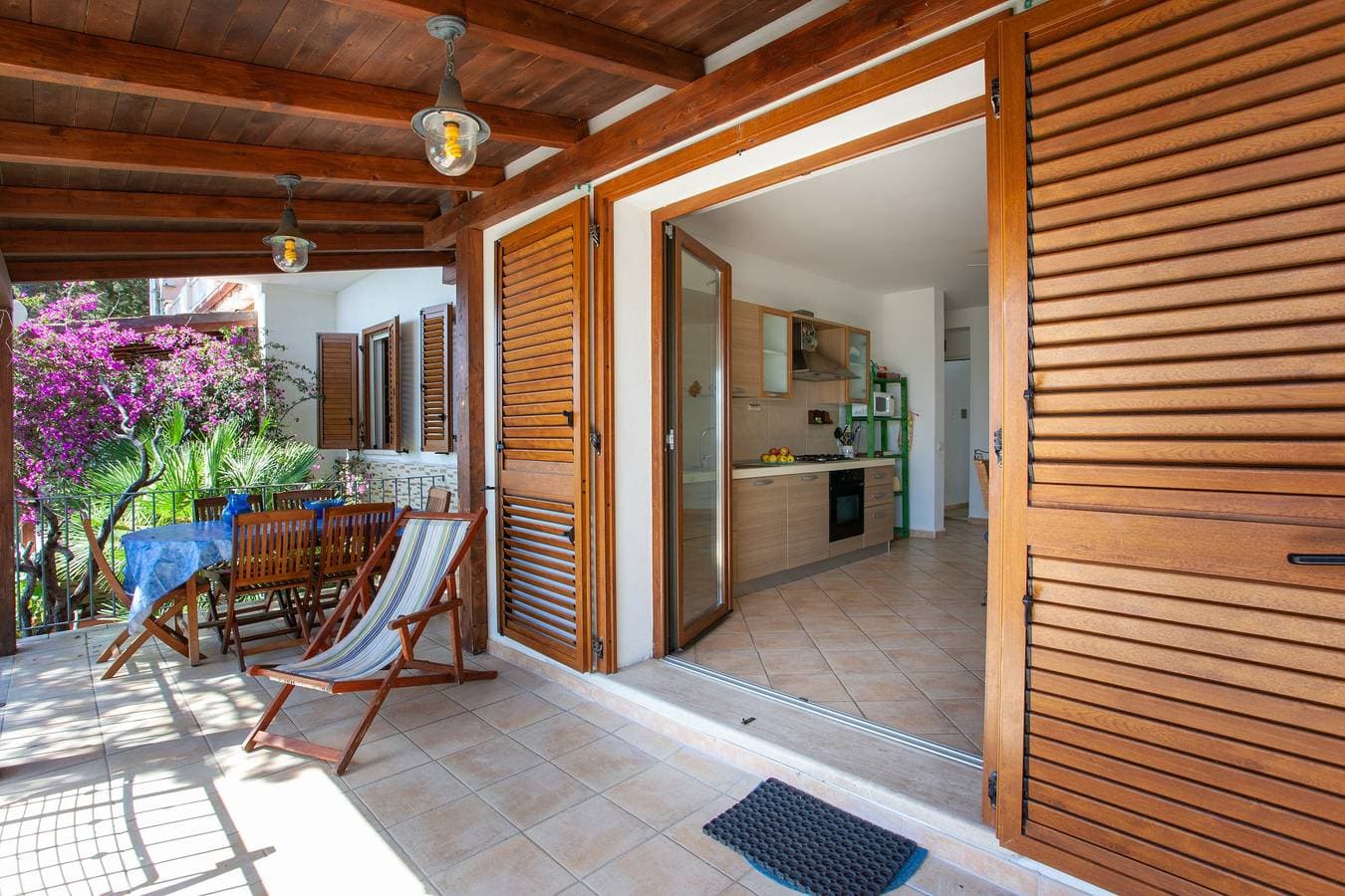 Foto 4 von 30: Ferienhaus "Casa Sulla Spiaggia 1" mit Meerblick, Terrassen & Garten