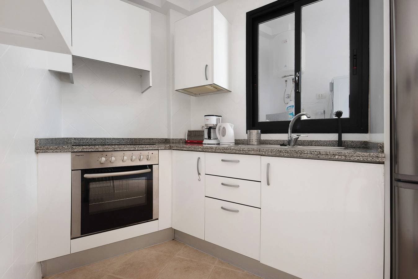 Foto 11 von 31: Ferienwohnung "Puerto Hills" mit Bergblick, Gemeinschaftspool und WLAN