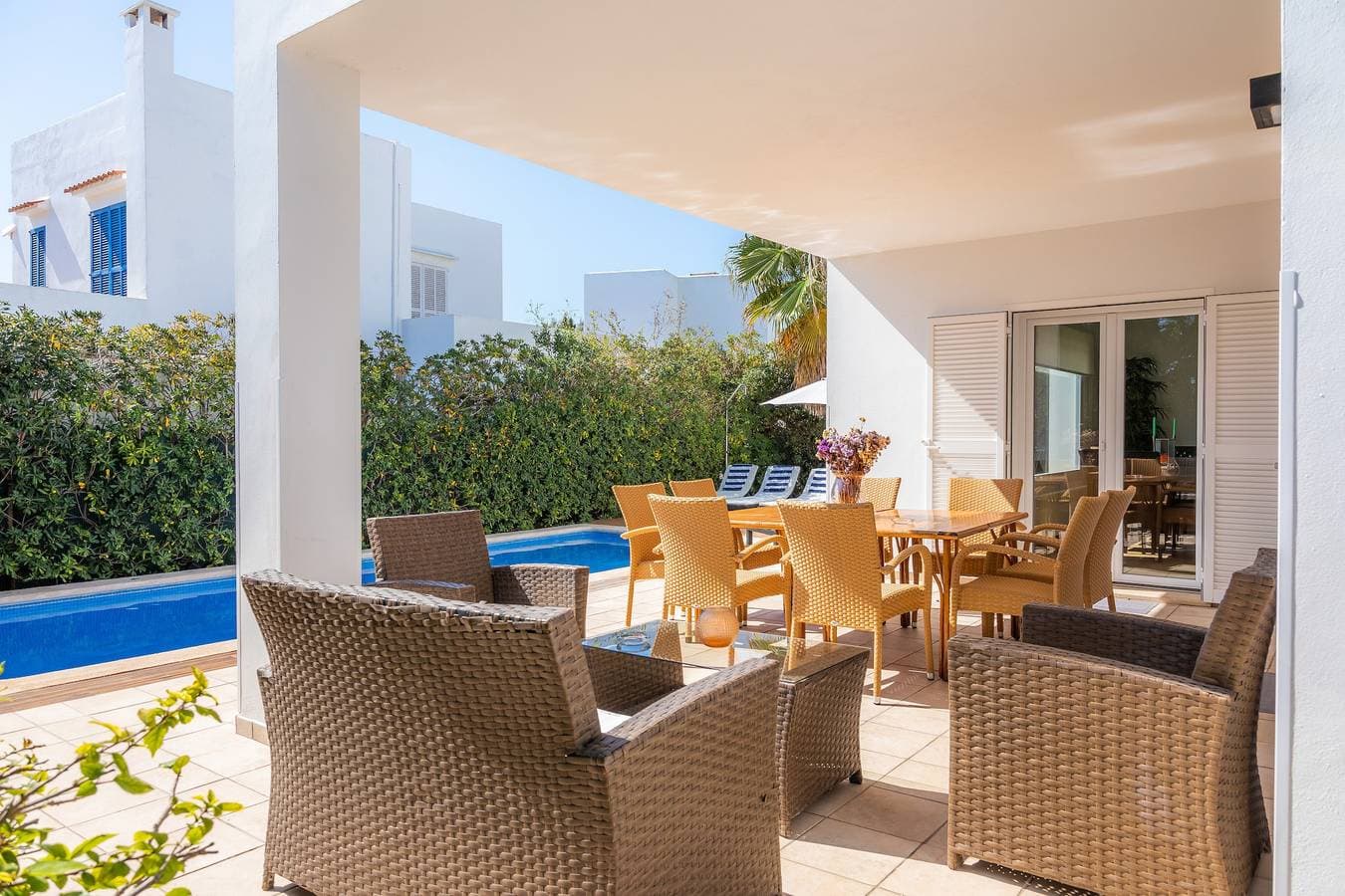 Foto 4 von 41: Fantastische Villa mit Pool, Dachterrasse, Klimaanlage und WLAN