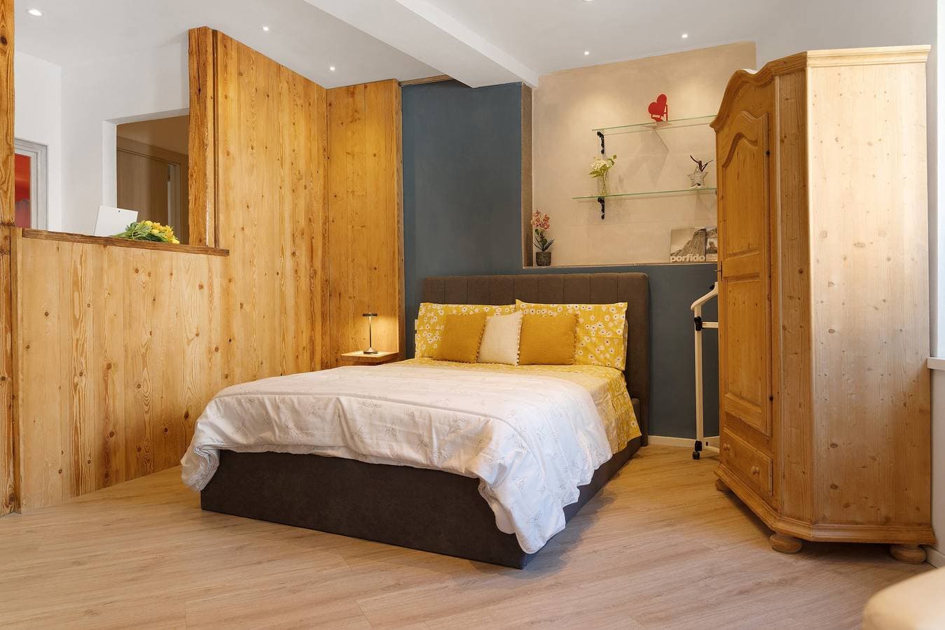 Leonard Chalet House 1