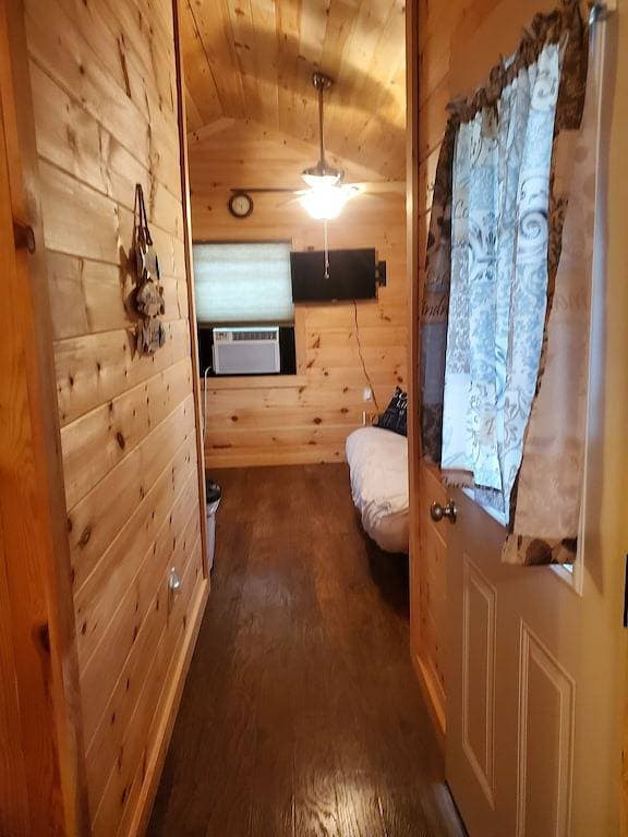 Foto 7 von 17: Schönes Tiny Home Blockhaus am See - Perfekt für einen Pärchenurlaub!