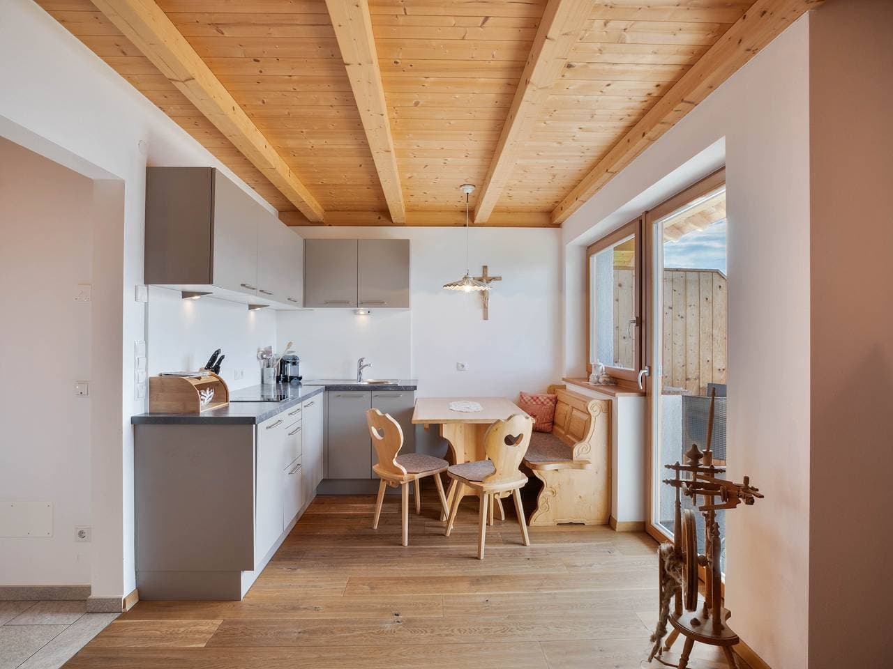 Foto 8 von 30: Ferienwohnung "Latemar - Wernerhof" mit Bergblick, Balkon & Garten