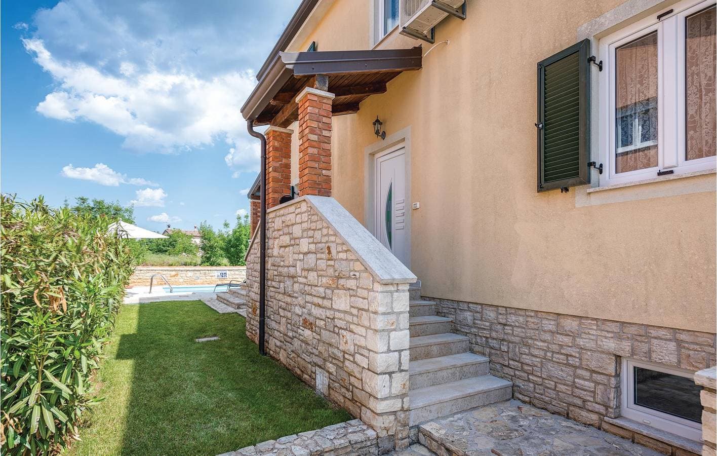 Foto 3 von 33: Geräumige Ferienwohnung mit Terrasse, WLAN und Parkplatz – 300 m bis zur Küste