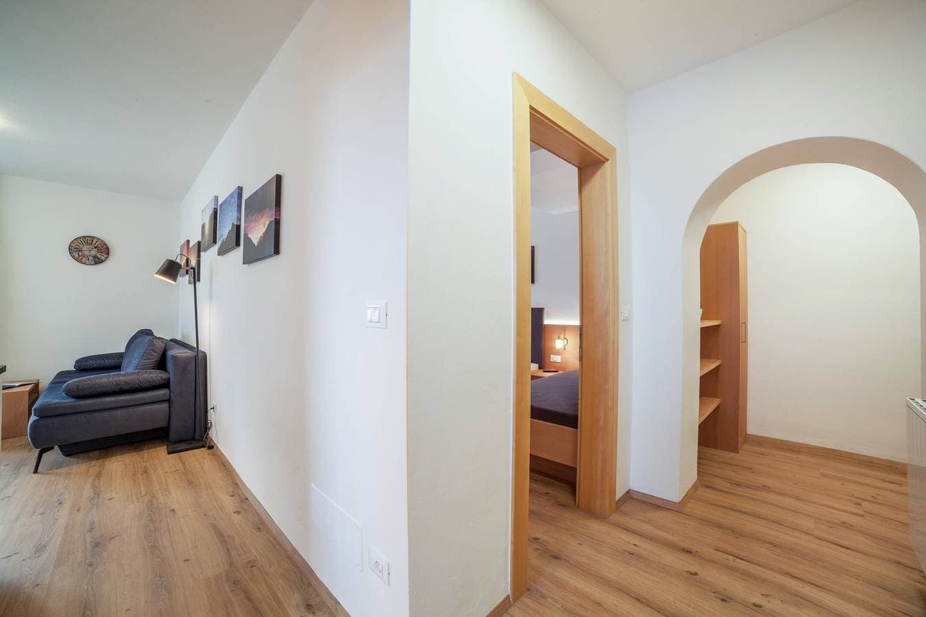 Foto 10 von 31: Ferienwohnung "Haus Hohenrain 1" mit Bergblick, Pool, WLAN, Terrasse & Garten