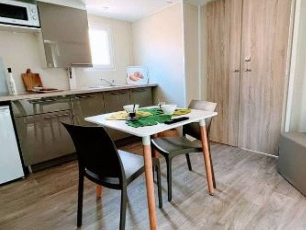Foto 3 von 14: Gemütliches Mobilheim mit Terrasse für 2 in La Seyne-sur-Mer