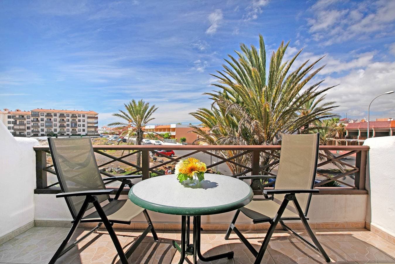 Foto 3 von 31: Ferienwohnung 'Amarilla Bay' mit Meerblick, Gemeinschaftspool und WLAN