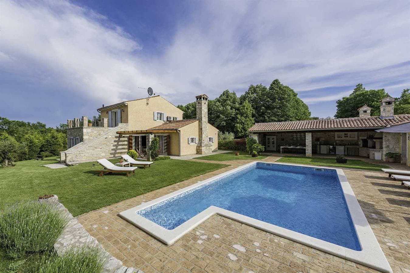 Ferienhaus Green Escape mit Pool 1