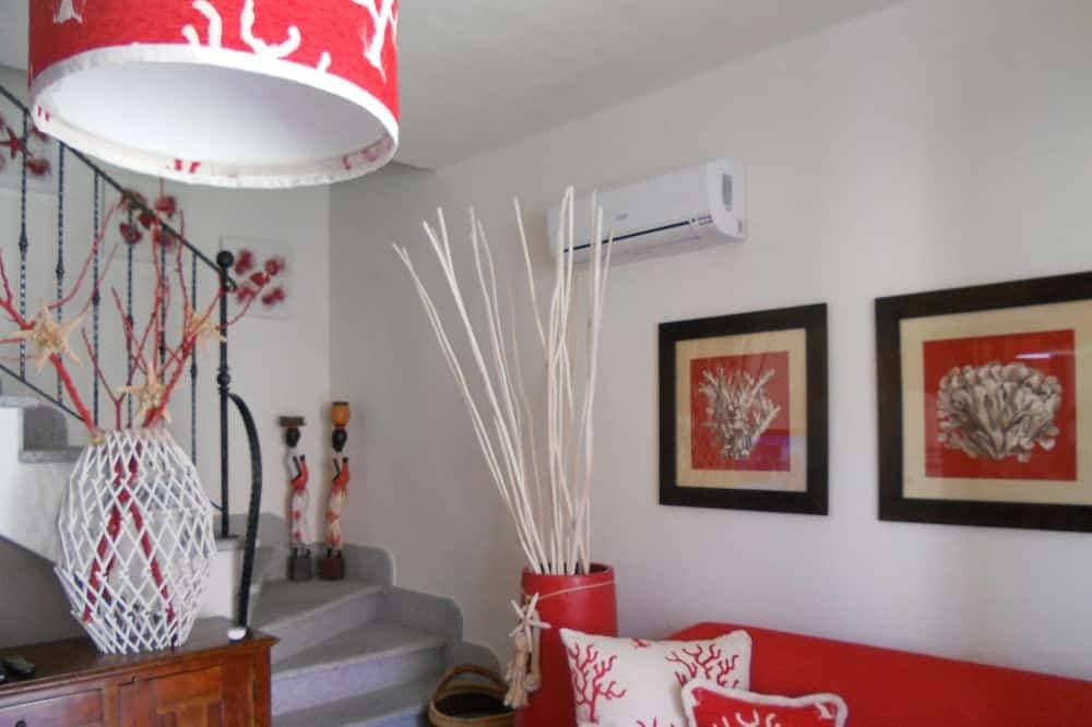 Foto 6 von 30: Villa Red Coral: sleeps 4, shared swimming pool, parking,