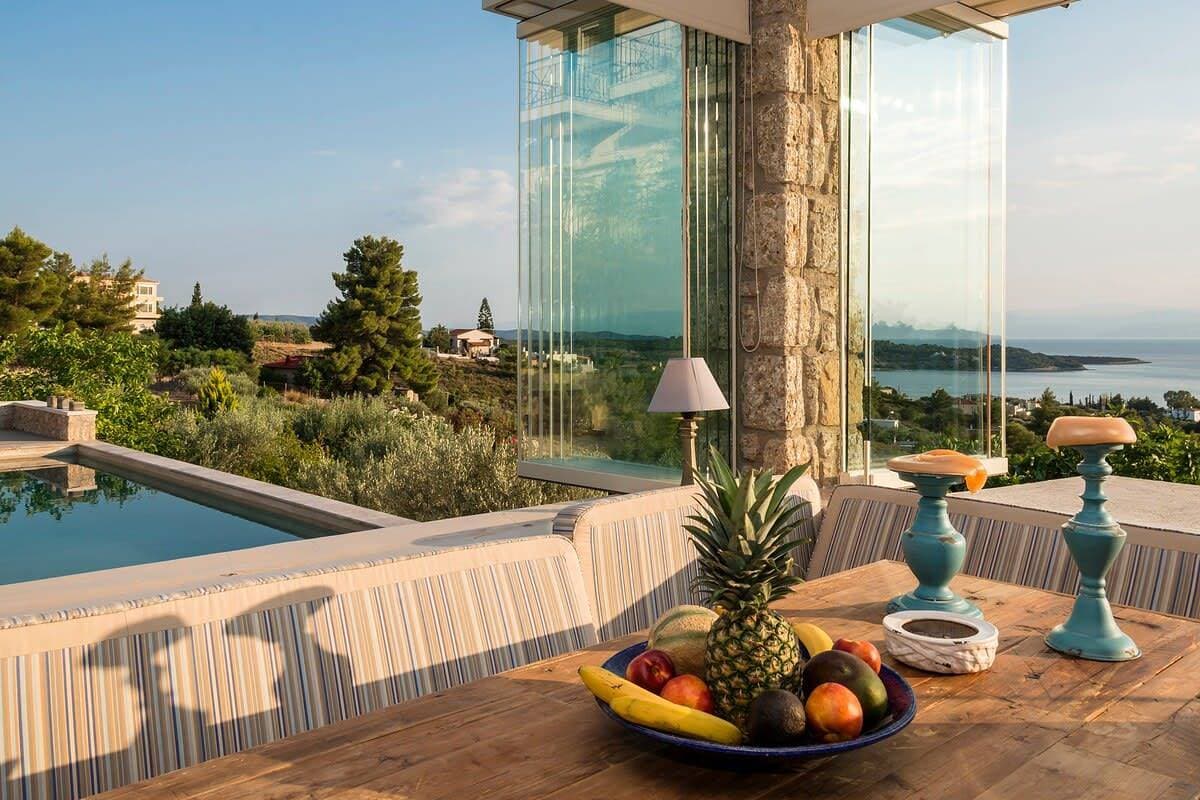 Foto 11 von 21: Porto Cheli Studio - Poolside Lux Getaway