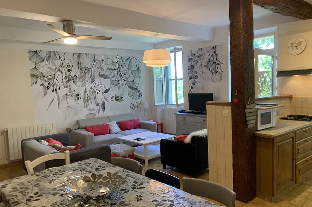 Foto 7 von 30: Ferienhaus Fluss im Dorf