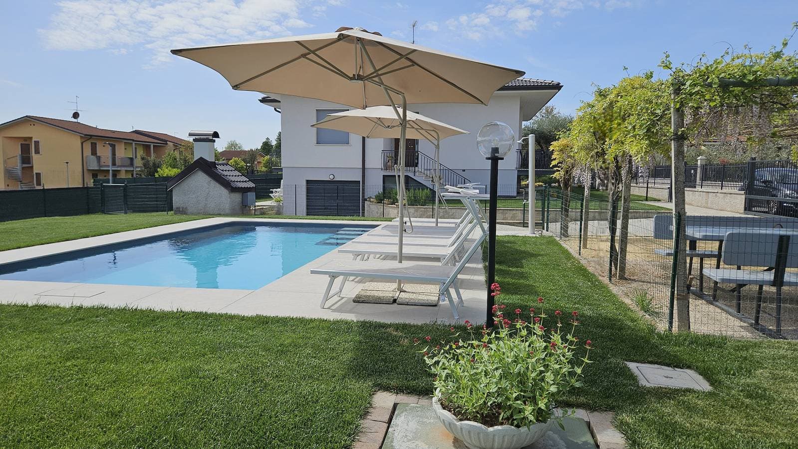 Foto 11 von 57: Regarda - "Villa Harmony" mit privat Pool und Garten