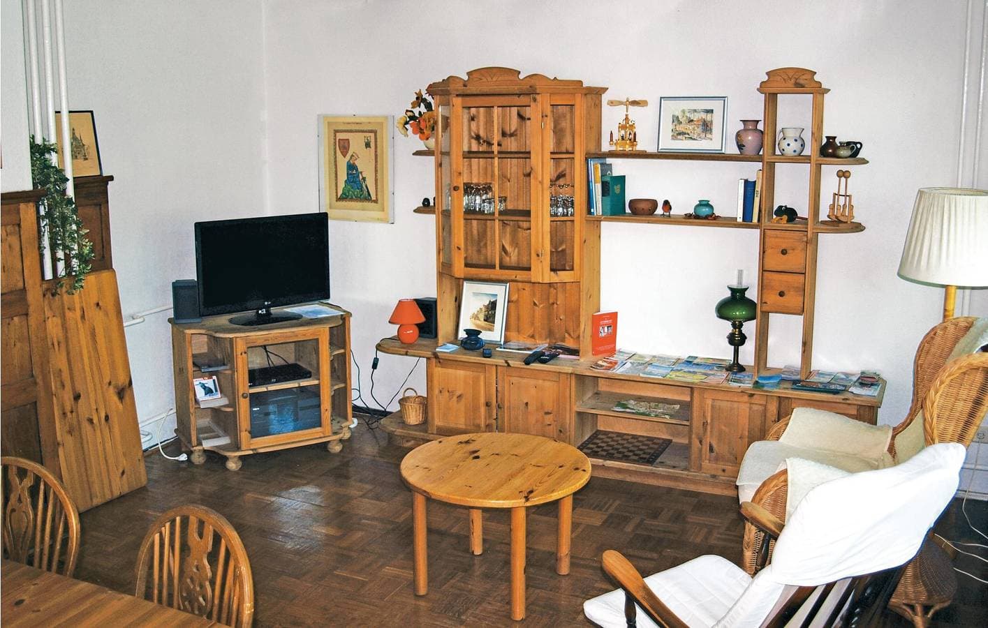 Foto 5 von 28: Gemütliche Ferienwohnung mit Terrasse, Parkplatz und Satelliten-TV - 2km nach Cattenstedt
