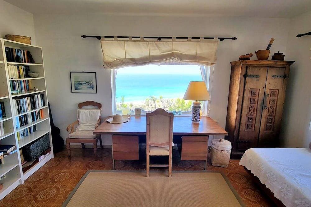 Foto 2 von 30: Traumhaftes Haus in ruhiger Lage mit Meerblick, Terrasse und Garten, WiFi