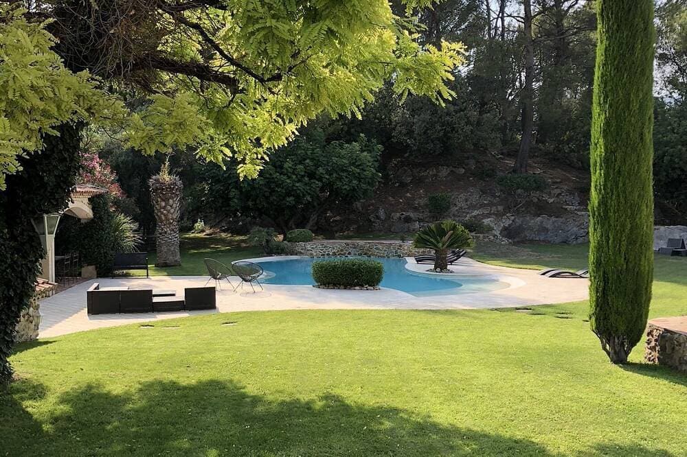 Foto 13 von 30: Exceptional And Rare, 15 km from Marseille, Be 3 km From Aubagne, Mas De Standing