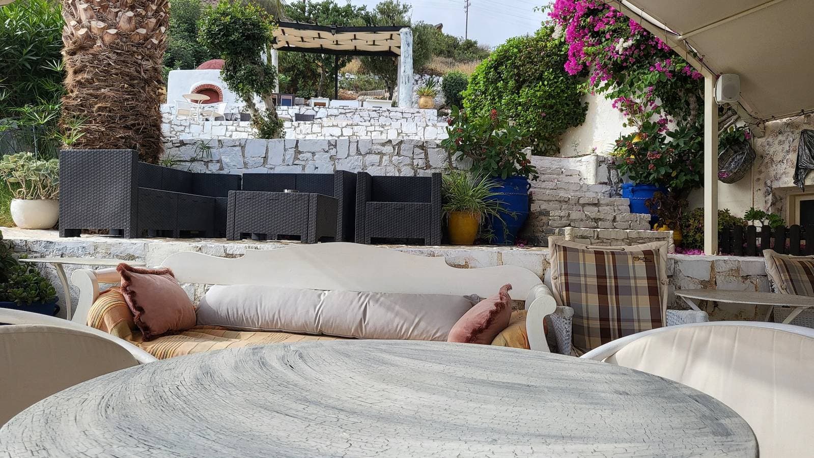 Foto 4 von 11: Treten Sie ein in eine Welt der Natur One Room Private Suite Gemeinschaftspool
