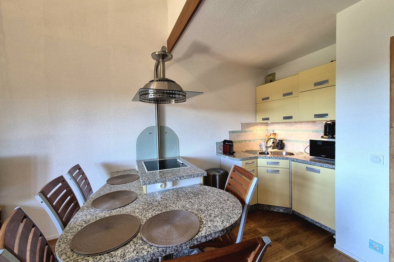 Foto 2 von 19: Duplex at the Foot of the Slopes – Sleeps 6