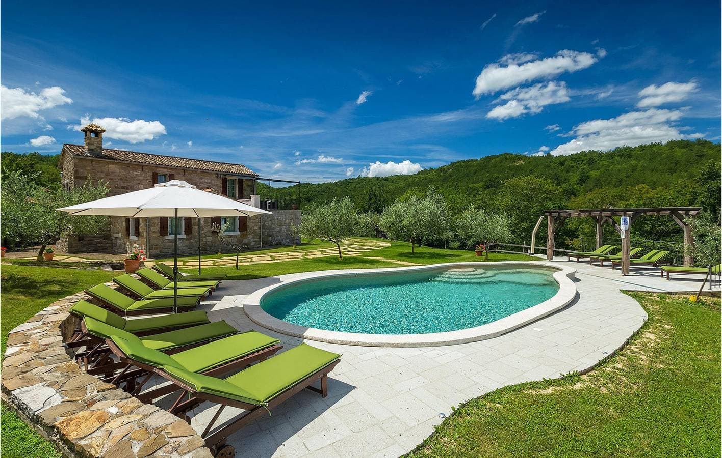 Foto 9 von 61: Gemütliche 1-Zimmer-Wohnung mit Pool in der Nähe des Flusses Boljunčica