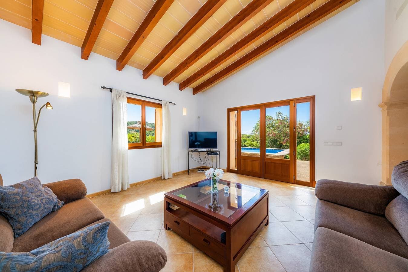 Foto 11 von 30: Ferienhaus "Cas Batlet Antonia" mit Pool, Terrasse, Blick auf das Meer und die Berge